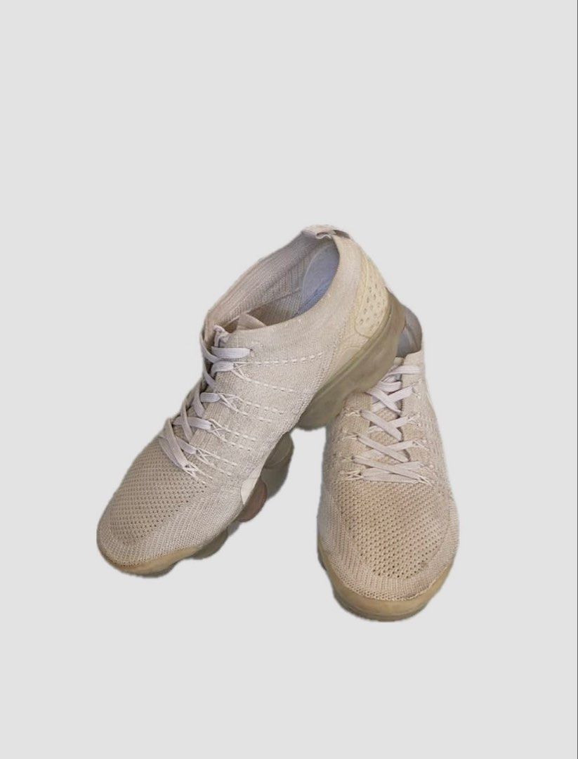 Nike Air VaporMax Flyknit 2 Size 8.5 (Category: Sneakers) located in Baguio. Submitted by mistaanthony (Listing ID 1440465440, Image 1). Description: - Nike Air VaporMax Flyknit 2 - Size: 8.5 US / 7.5 UK / 42 EUR Need WASH NEGO .