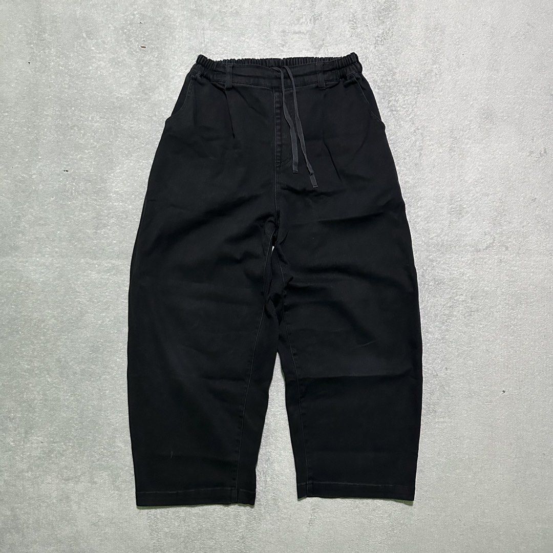 Niko and... Black Elastic Waist Drawstring Pants Size 4 (Category: Jeans) located in Villaverde. Submitted by bakatzy_secondhand_garments (Listing ID 1440390914, Image 1). Description: - Brand: Niko and.... - Color: Black - Fit: Relaxed, cropped length - Waist: Elastic waistband with drawstring - Pockets: Two side pockets, one back pocket - Origin: Made in Japan - Style: Casual wear.
