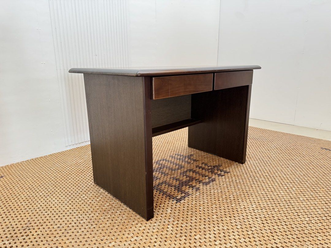 Office Table (Category: Tables & Sets) located in Quezon City. Submitted by matetdevis13 (Listing ID 1440573667, Image 3). Description: Classic Office Table Price: 5,500 L43.5 x W25.5 x H29 In good condition Code JMD20-J237.
