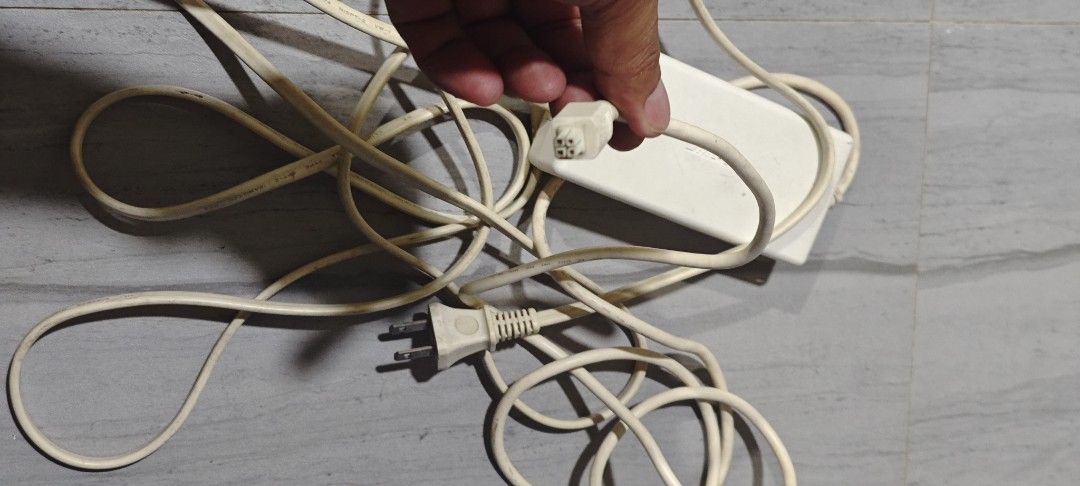 Original Bose Sound Dock V1 Power Cable (Category: Cables & Adaptors) located in Tacloban City. Submitted by angel0al3ta (Listing ID 1440513497, Image 1). Description: Original Bose Sound Dock V1 Power Cable.