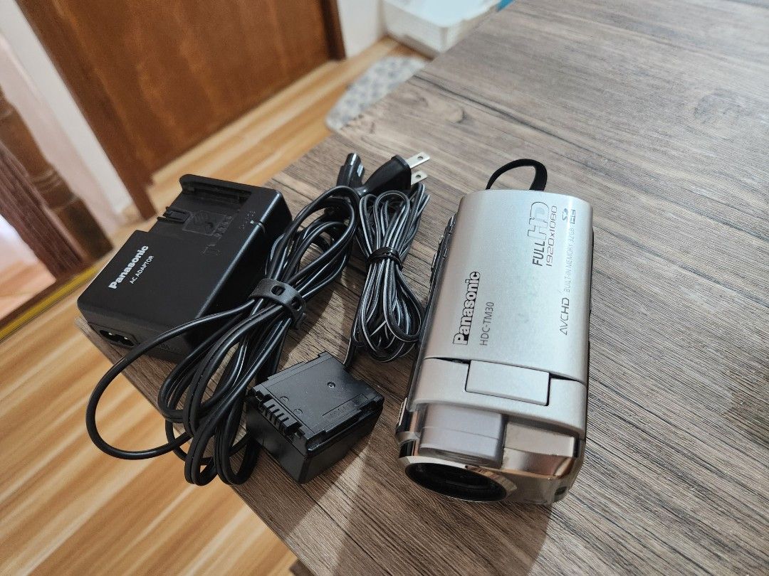 PANASONIC HDC-TM30 (Category: Video Cameras) located in Caloocan City. Submitted by rexgoodboy (Listing ID 1440391466, Image 2). Description: I can send video. rfs: di masyadong nagagamit..