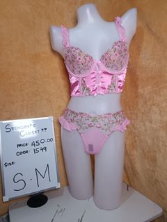 (Category: ) located in . Submitted by seducente.closet (Listing ID 1440534245, Image 1). Description: .