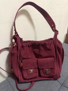 (Category: ) located in . Submitted by stopandshopforluxury (Listing ID 1440430330, Image 1). Description: .