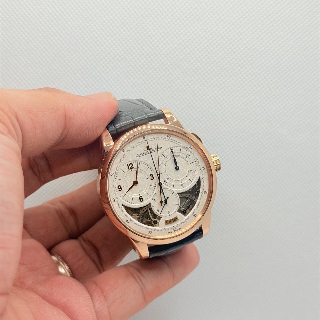 Pre Owned 06/2017 Jaeger-LeCoultre Duometre Chronographe Full Rose Gold Q6012521 (Category: Watches) located in Singapore. Submitted by worthytime (Listing ID 1440567596, Image 1). Description: 🫵Join our Tele-gram channel for latest updates: http://worthytime.biz/tele ➡️Jaeger-LeCoultre Duometre Chronographe Full Rose Gold Q6012521 ➡️June 2017 (1 Year In-House Warranty) ➡️Like New Condition ➡️Full Complete Set ➡️Original Purchase Receipt Will Be