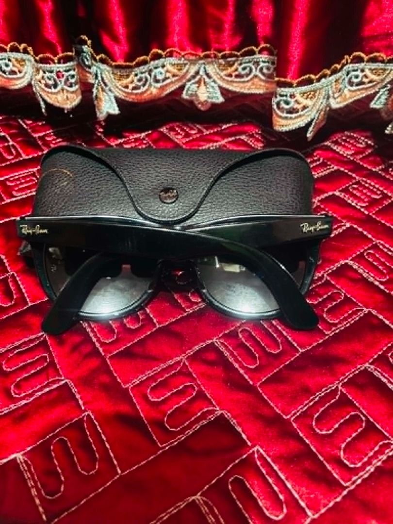 Ray-Ban Wayfarers Unisex (Category: Everything Else Others) located in Caloocan City. Submitted by chalsyjune069 (Listing ID 1440537760, Image 3). Description: Ray-Ban Wayfarers unisex model RB2140 901 Classic Original Black Frame (Negotiable) Size:50mm,-22 Standard fit Flows: None. Old Stock, Faded Name detail. Payment Methods: GCash, Cash Delivery Options: (shoulder by Buyer) : Grab, JNT, Lalamove , Angkas, Mr. Speedy within Metro Manila. Vis/M