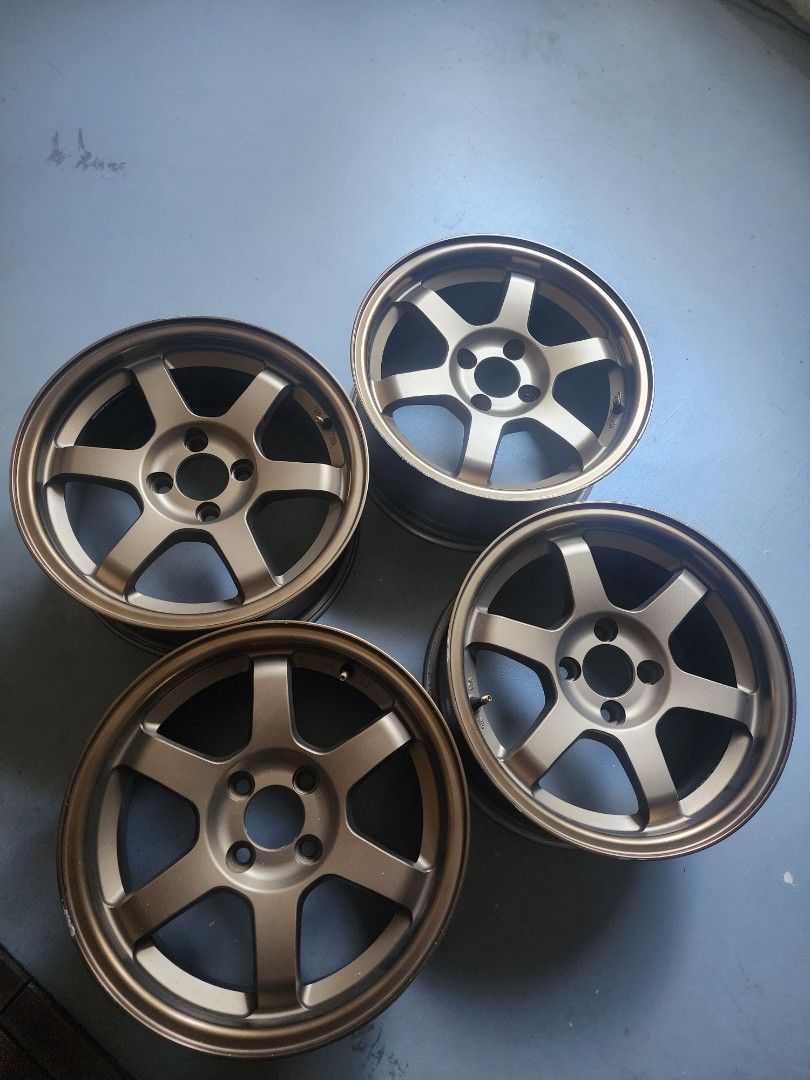 Rays TE37 (Category: Used Rims) located in Singapore. Submitted by muhdfazli (Listing ID 1440425903, Image 1). Description: Item already dekit. There's slight kerb rash shown at 2nd and 3rd pic. 15 inch 4×100 Pcd Et35 Location : B.panjang.