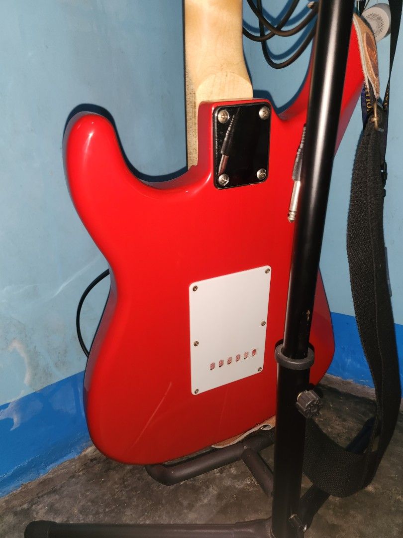 Red Electric Guitar Fernando Stratocaster Complete (Category: Musical Instruments) located in Manila. Submitted by kenghiecom00141 (Listing ID 1440440396, Image 3). Description: Fernando Guitar Brand Complete with box,accesories and strap. No issues unli test and check all working no dents .