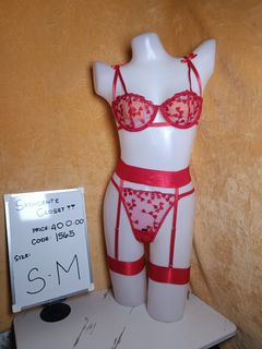 (Category: ) located in . Submitted by seducente.closet (Listing ID 1440530019, Image 1). Description: .