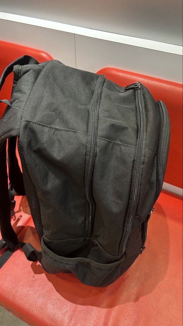 Roxy Black Backpack (Category: Backpacks) located in Kuala Lumpur. Submitted by firdausdan02829 (Listing ID 1440569715, Image 2). Description: Roxy backpack. Multiple compartments. Padded straps. Good for school/daily use. Zippers work..