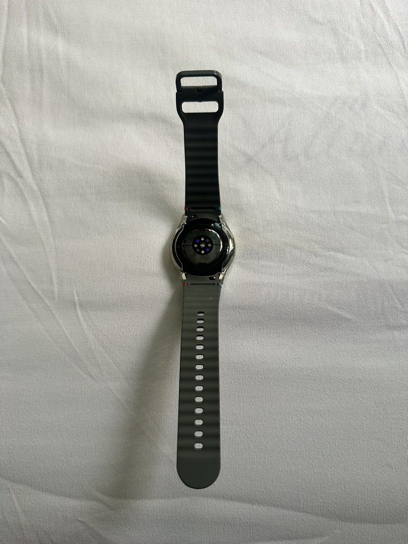 Samsung Galaxy Watch 7 (40mm) (Category: Wearables & Smart Watches) located in Paranaque City. Submitted by aca0320 (Listing ID 1440388931, Image 2). Description: Good as new With box, cable charger & extra straps .