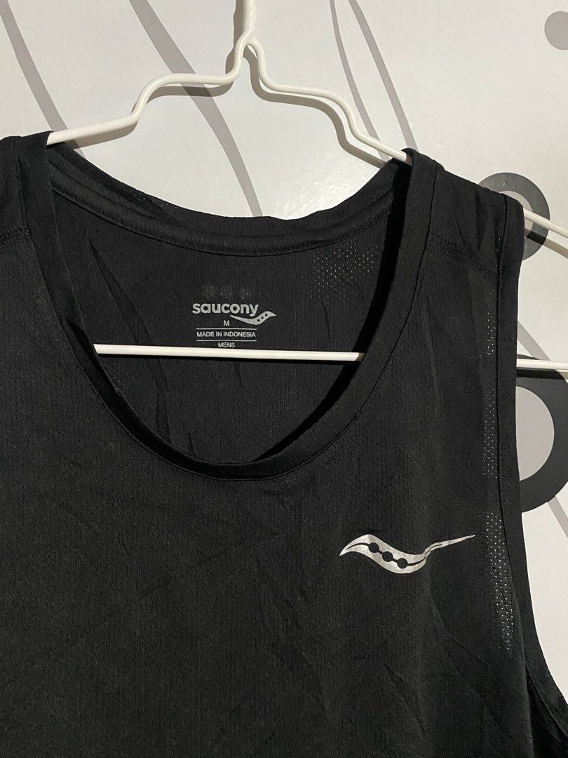 Saucony Stopwatch Singlet running tank top (Category: Tshirts & Polo Shirts ) located in Cebu City. Submitted by patspickph (Listing ID 1440512898, Image 3). Description: This is a black Men's Saucony Stopwatch Singlet running tank top. W20 L26 Excellent Condition👍.