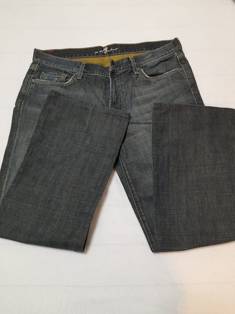 Seven For All Mankind Bootcut Jeans Size 36 (Category: Jeans) located in Makati City. Submitted by claire.1221 (Listing ID 1440490641, Image 1). Description: 📍muntinlupa or makati lalamove/ j&t - Brand: Seven For All Mankind - Style: Bootcut Jeans - Wash: Dark Wash Denim - Size: 36 Waist - Material: 100% Cotton - Assembled in: Mexico - Washed in: Los Angeles - Cut Number: 718368 - Care: Refer to care label for washing instructions.
