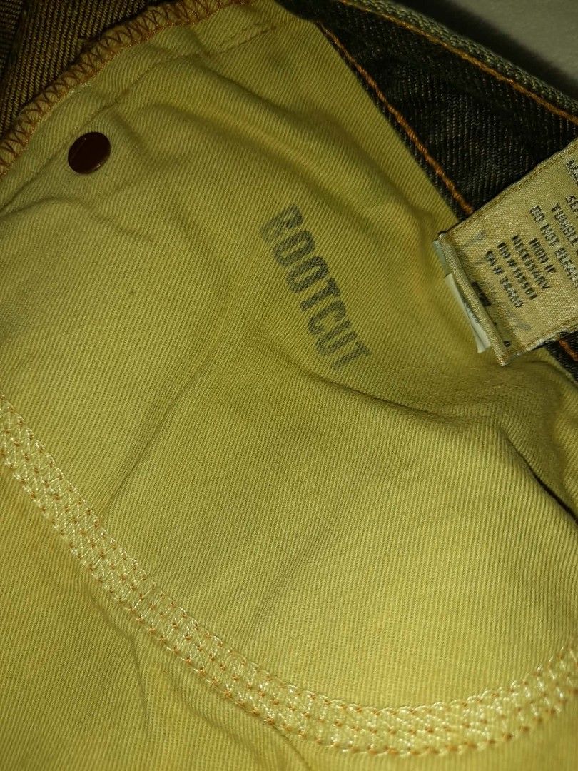 Seven For All Mankind Bootcut Jeans Size 36 (Category: Jeans) located in Makati City. Submitted by claire.1221 (Listing ID 1440490641, Image 2). Description: 📍muntinlupa or makati lalamove/ j&t - Brand: Seven For All Mankind - Style: Bootcut Jeans - Wash: Dark Wash Denim - Size: 36 Waist - Material: 100% Cotton - Assembled in: Mexico - Washed in: Los Angeles - Cut Number: 718368 - Care: Refer to care label for washing instructions.