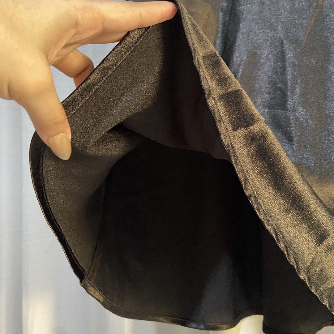 SHEIN Black Satin Midi Skirt (Category: Skirts) located in Bulacan. Submitted by dumpcloset (Listing ID 1440494326, Image 2). Description: SHEIN - size S on tag satin fabric side zip closure ideal for dinner, dates, night out dimensions: waist 27 length 28 📌 NO when worn ship via j&t loc bulacan.