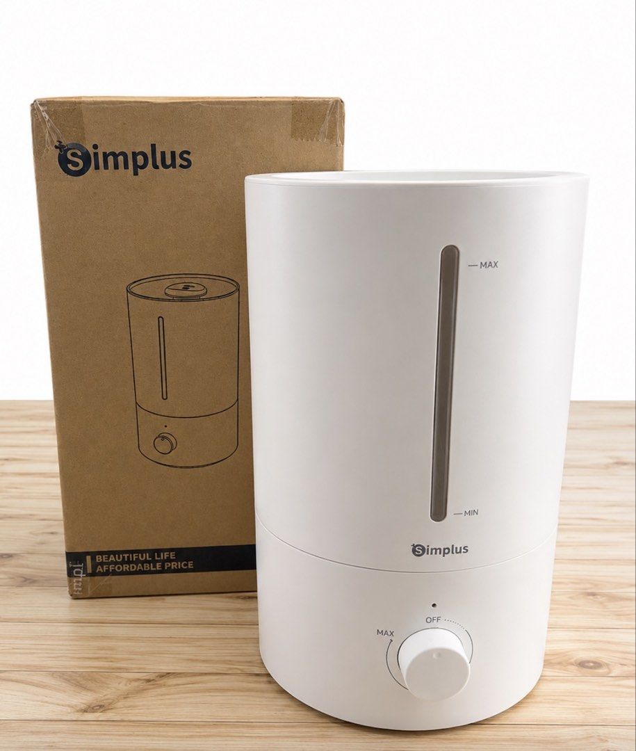 Simplus Humidifier (Category: Air Purifiers & Dehumidifiers) located in Pasig City. Submitted by kldy_closet_03 (Listing ID 1440401830, Image 1). Description: 4.5L water tank 23W power Auto shut-off when water is low Aromatherapy feature.