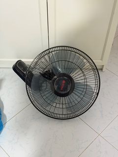 (Category: ) located in . Submitted by zinxjr (Listing ID 1440464282, Image 1). Description: .