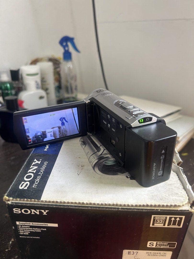 Sony Handycam DCR-SX43E Camcorder (Category: Video Cameras) located in Quezon City. Submitted by pia_adela.secreto (Listing ID 1440559363, Image 2). Description: Sony Handycam DCR-SX43E Camcorder / Video Camera ₱10,000 since I bought it for a higher price in last year but im open to different price offers inclusion: what you’re seeing in the box except sd card. (charger, 2 batteries, rca cable, usb cable, manuals/cd) issue: dents/scratches that d