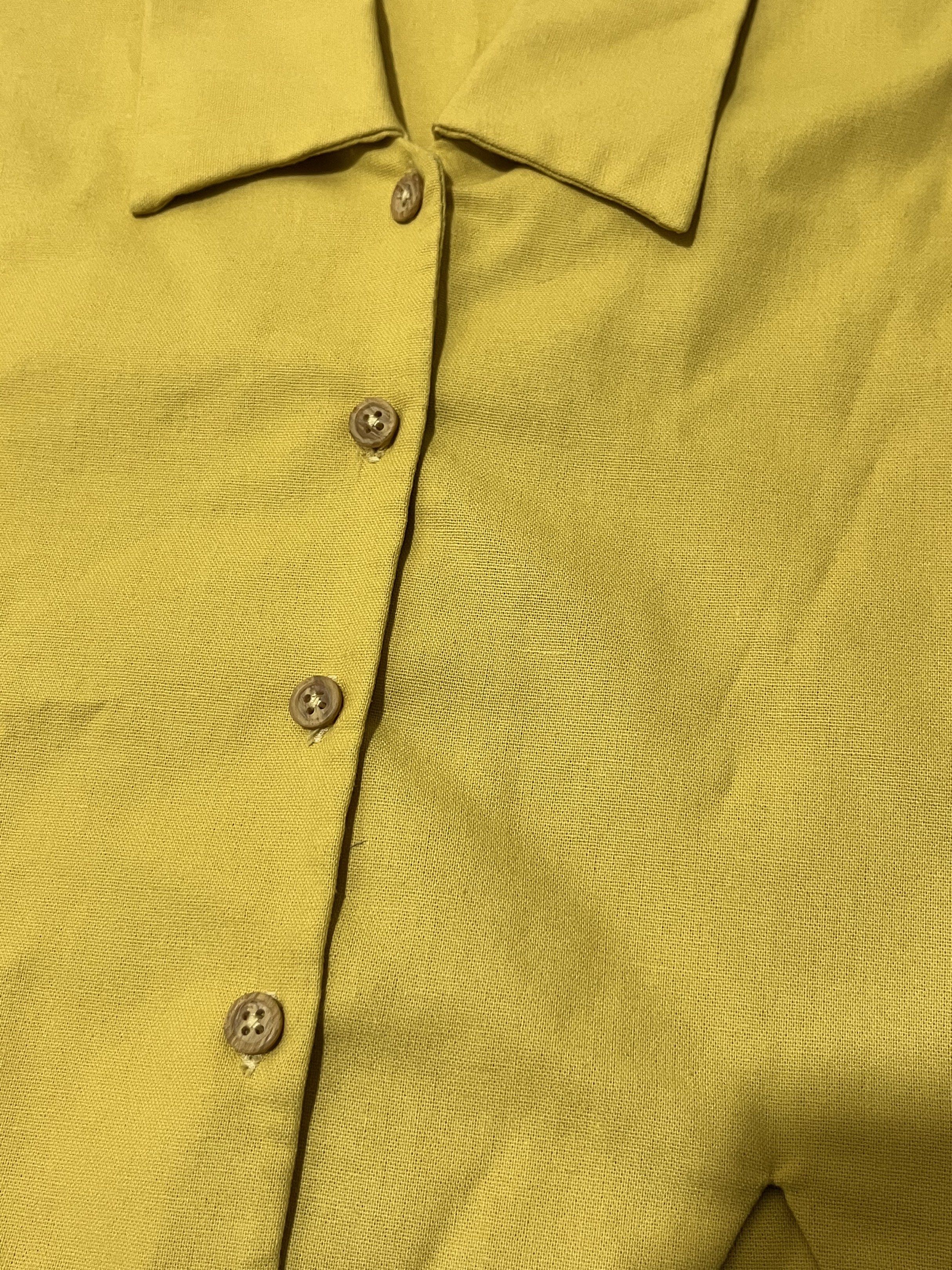 straightforward boundless basics women vest top yellow (Category: Sleeveless) located in Manila. Submitted by 00.alexandria (Listing ID 1440391542, Image 3). Description: .