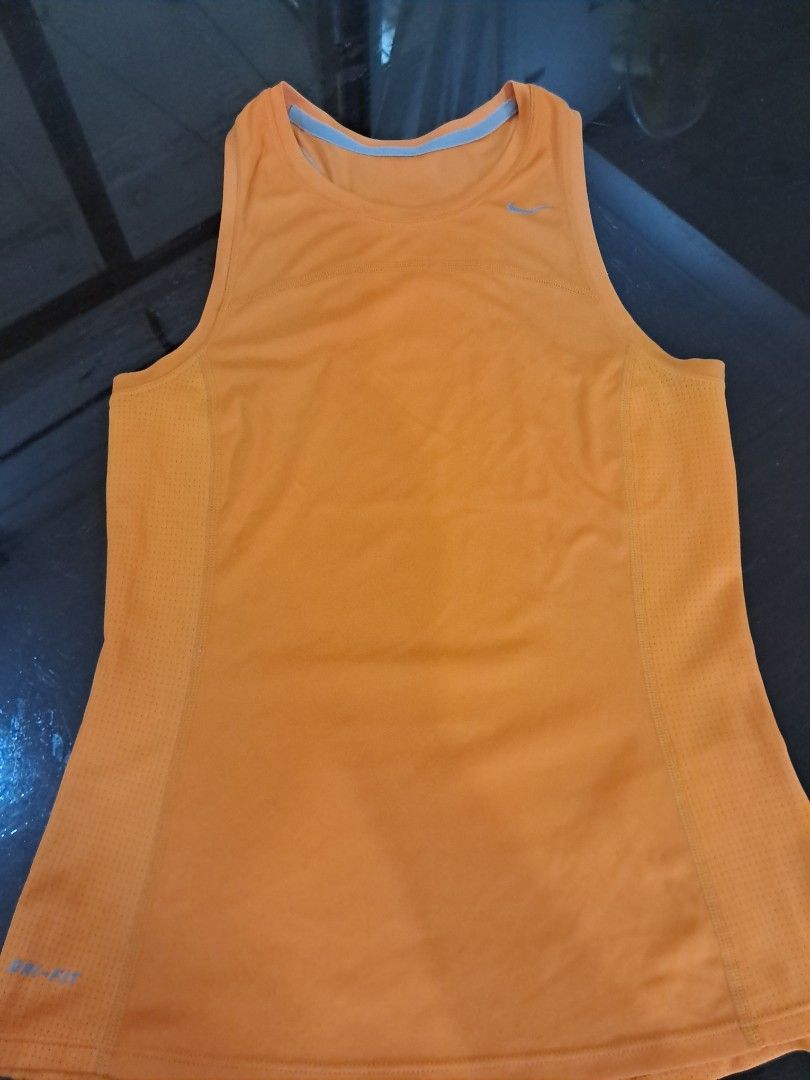 Tank top (Category: Activewear) located in Manila. Submitted by cherrytreasures (Listing ID 1440476572, Image 1). Description: nike women dri fit work out tank top, xs.