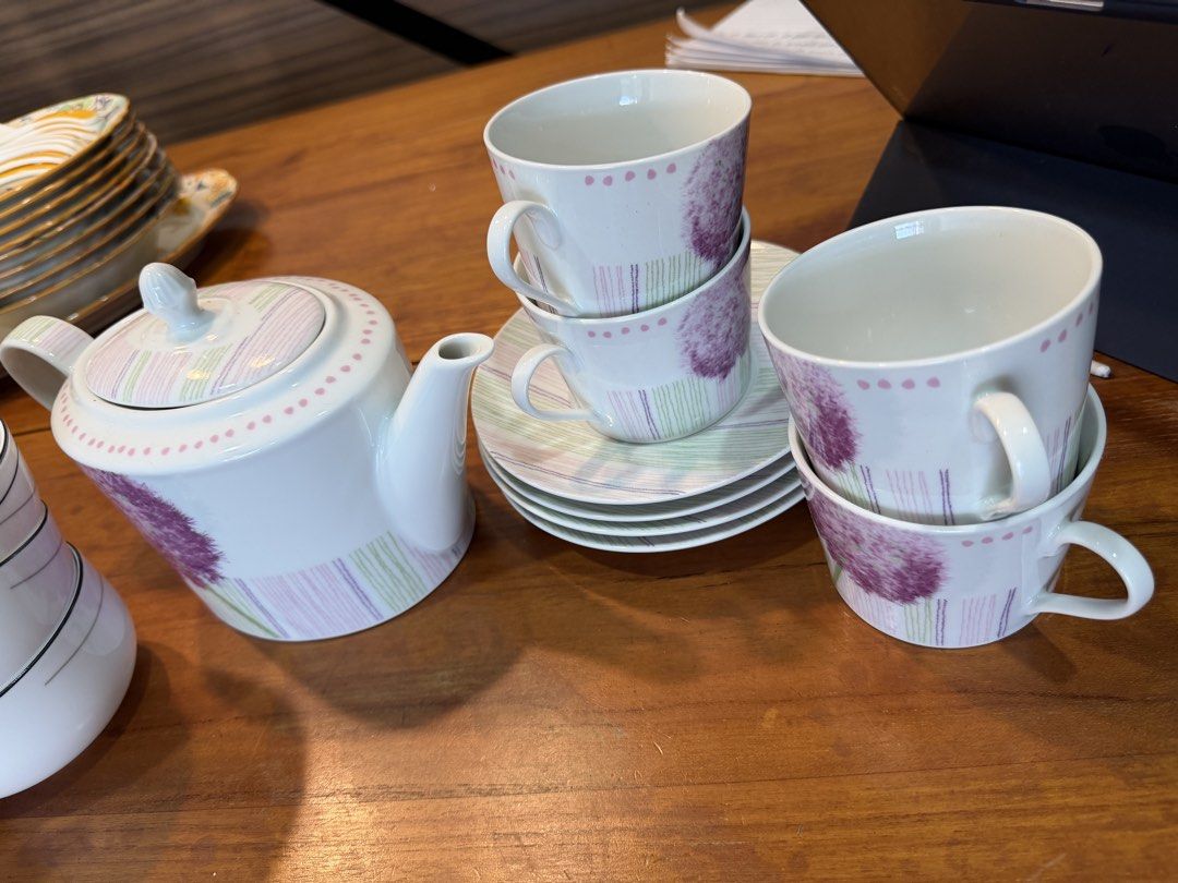 Tea Pot and Cups Set466636589300469760