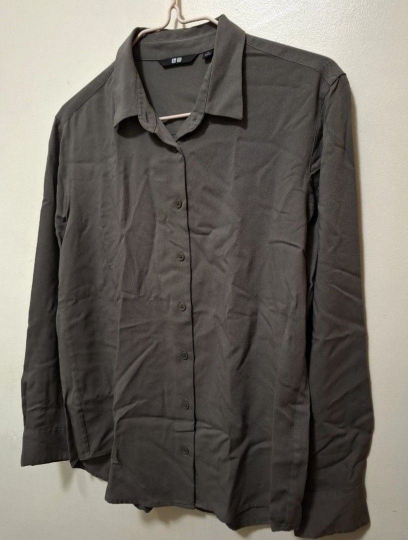 Uniqlo Rayon Long Sleeve Blouse (Category: Longsleeves) located in Bacoor. Submitted by ag.yu (Listing ID 1440549409, Image 2). Description: .