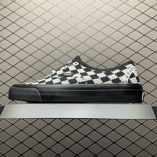 (Category: ) located in . Submitted by lovely_shoes (Listing ID 1440413069, Image 1). Description: .