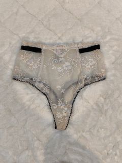 (Category: ) located in . Submitted by lingeries.co (Listing ID 1440568890, Image 1). Description: .