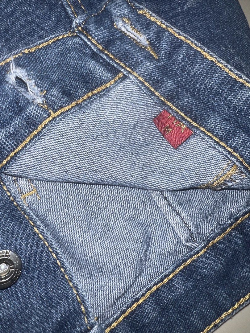 Vintage Blue Denim Button-Up Skirt (Category: Skirts) located in Manila. Submitted by ladx_ (Listing ID 1440447854, Image 3). Description: - Classic blue denim skirt - Button-up front closure - Functional front and back pockets - Nice denim wash - Ideal for casual outfits - Versatile wardrobe staple.