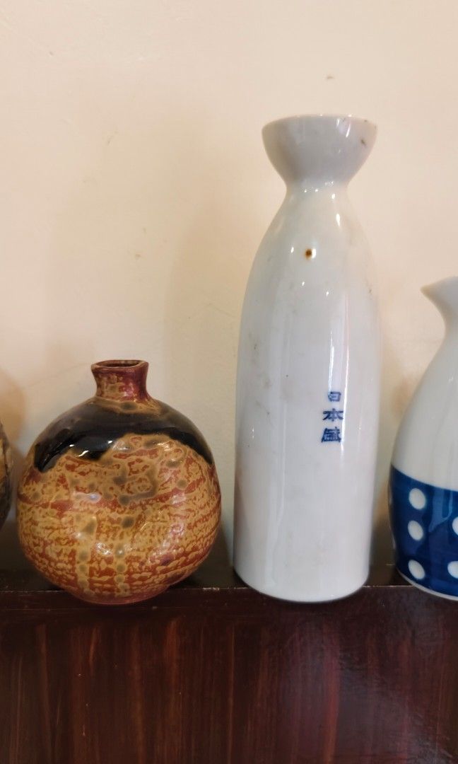 Vintage Japanese Vases (Category: Vases & Decorative Bowls) located in Cabuyao City. Submitted by batman0417 (Listing ID 1440493095, Image 3). Description: take all na po 1k ,pm nalang po.
