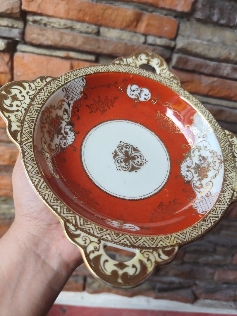 Vintage Meito Bowl 18cm (Category: Dinnerware & Cutlery) located in Dipolog. Submitted by thriftteata (Listing ID 1440485367, Image 2). Description: gold intact ganda in person ships from Mindanao.