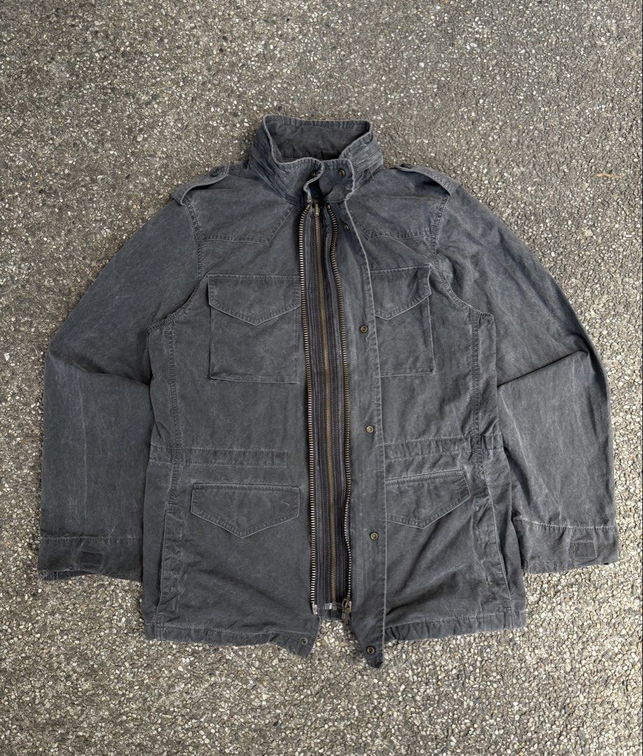 Vintage Right-On Waxed Cotton Field Jacket (Category: Coats, Jackets and Outerwear) located in Quezon City. Submitted by though.bare (Listing ID 1440438832, Image 1). Description: Fits on M up to L for Men In good, worn condition. Waxed-type fabric Width : 21.5" Length : 28" Sleeve : 24.5" Shoulder : 17" No-when worns. Listings not marked sold/reserved are available. These are preloved/used items, manage expectations. Visit my profile for more! .