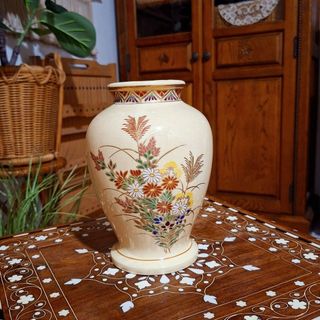 (Category: ) located in . Submitted by millennialmeetsvintage (Listing ID 1439277691, Image 1). Description: .