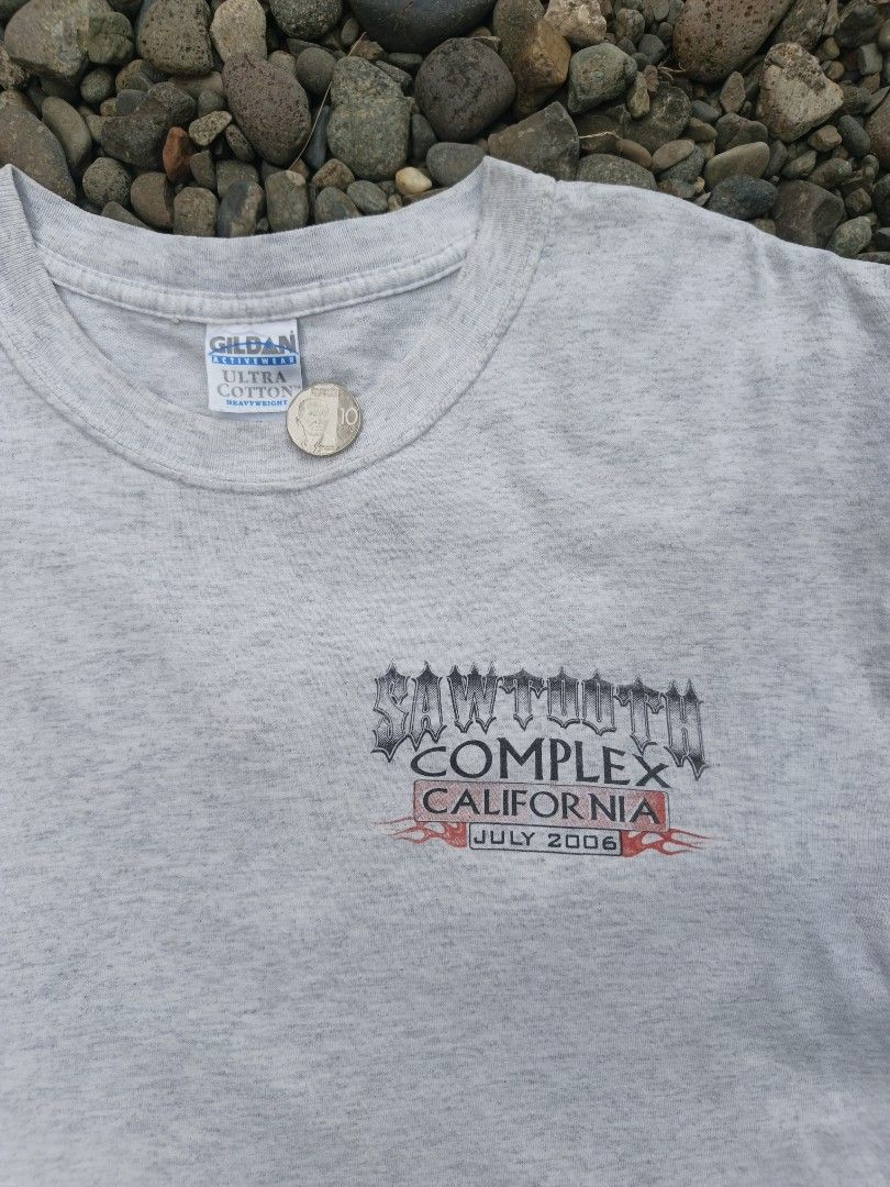 Vintage Sawtooth Complex Shirt (Category: Tshirts & Polo Shirts ) located in Zamboanga. Submitted by crazy_findss (Listing ID 1440511050, Image 3). Description: 21x28 dimes no issue crispy condition.