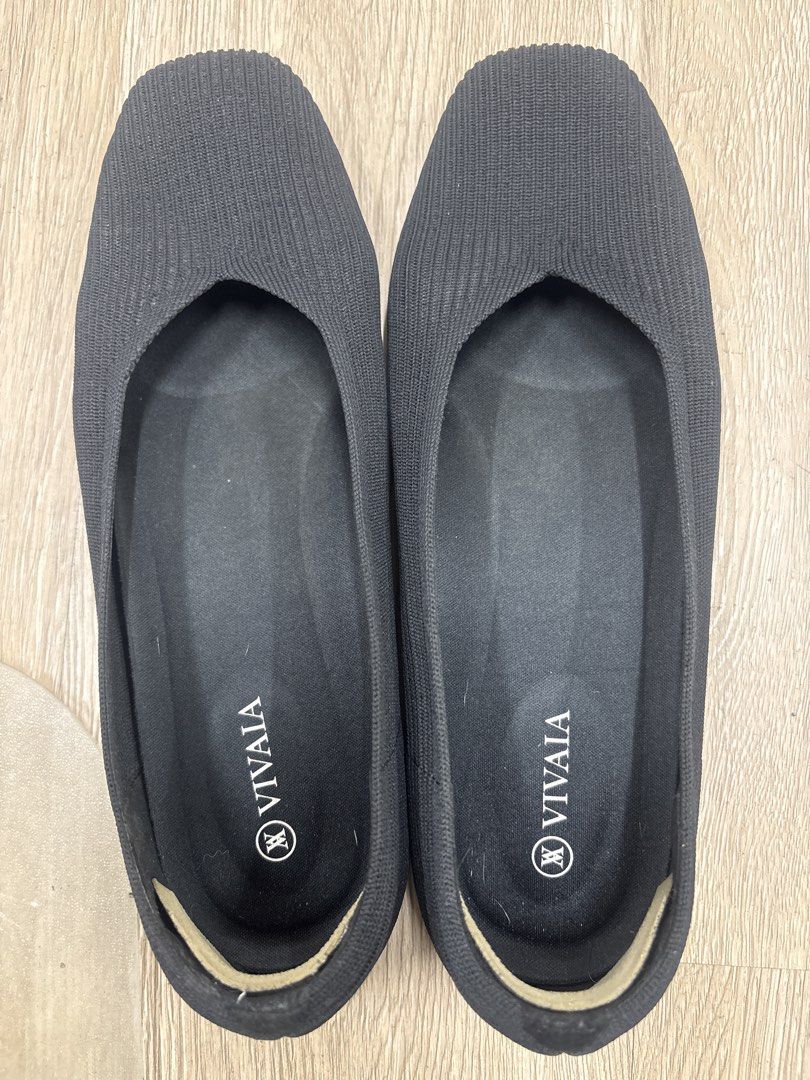 VIVAIA Black Knit Ballet Flats (Category: Flats & Sandals) located in Manila. Submitted by bea.bea3 (Listing ID 1440461335, Image 1). Description: - Brand: VIVAIA - Style: Ballet Flats - Color: Black - Material: Knit - Size: 40.5 - Features: Slip-on, very comfy - Occasion: Great for everyday wear - Versatility: Easy to pair with any outfit.