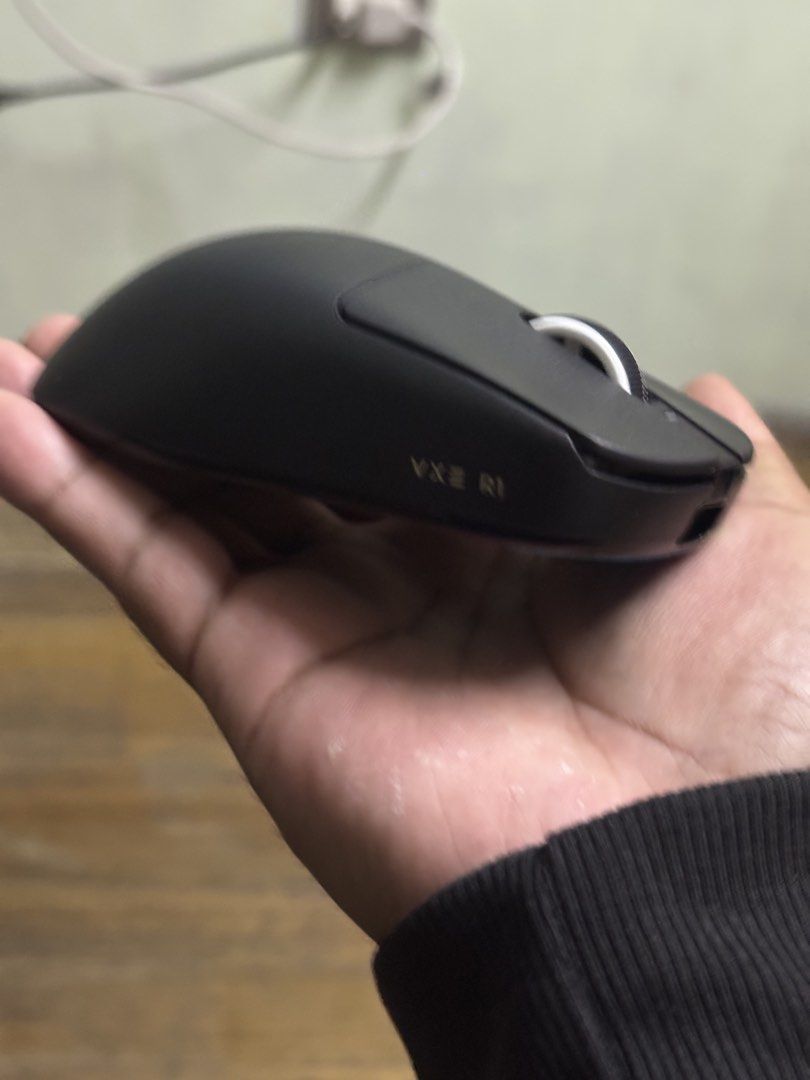 VXE R1 Lightweight Wireless Mouse Dragonfly (Category: Mouse & Mousepads) located in Manila. Submitted by fiercewater-d15e11 (Listing ID 1440506834, Image 3). Description: - VXE R1 se /+Dragonfly Wireless Mouse - Super lightweight and comfortable design - Perfect for gaming and everyday use - Comes with original packaging - Feel free to ask any questions! 8 hours old.
