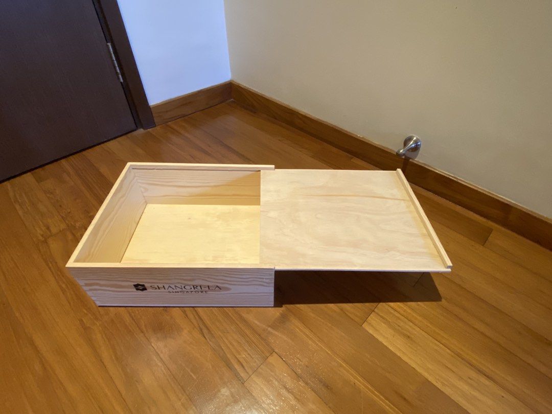 Wooden box466379626565478403