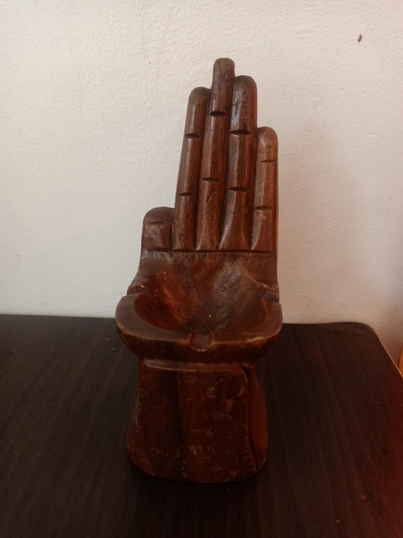 Wooden hand ashtray (Category: Vintage Collectibles) located in Las Pinas. Submitted by the_recycle_shop (Listing ID 1440387881, Image 1). Description: Vintage 1970s.