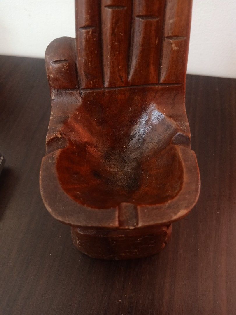 Wooden hand ashtray (Category: Vintage Collectibles) located in Las Pinas. Submitted by the_recycle_shop (Listing ID 1440387881, Image 3). Description: Vintage 1970s.