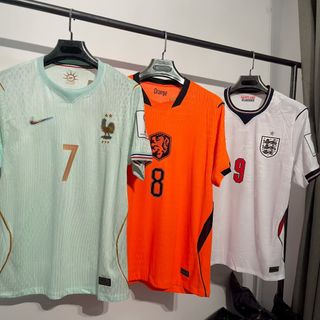 (Category: ) located in . Submitted by calcio_sport_jersey (Listing ID 1440566852, Image 1). Description: .