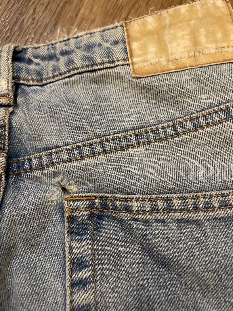 Zara Light Wash Denim Jeans (Category: Jeans) located in Paranaque City. Submitted by TrendyBoutique.ph (Listing ID 1440531095, Image 3). Description: - Classic light wash denim - Straight leg cut - Great for everyday wear - Comfortable fit.