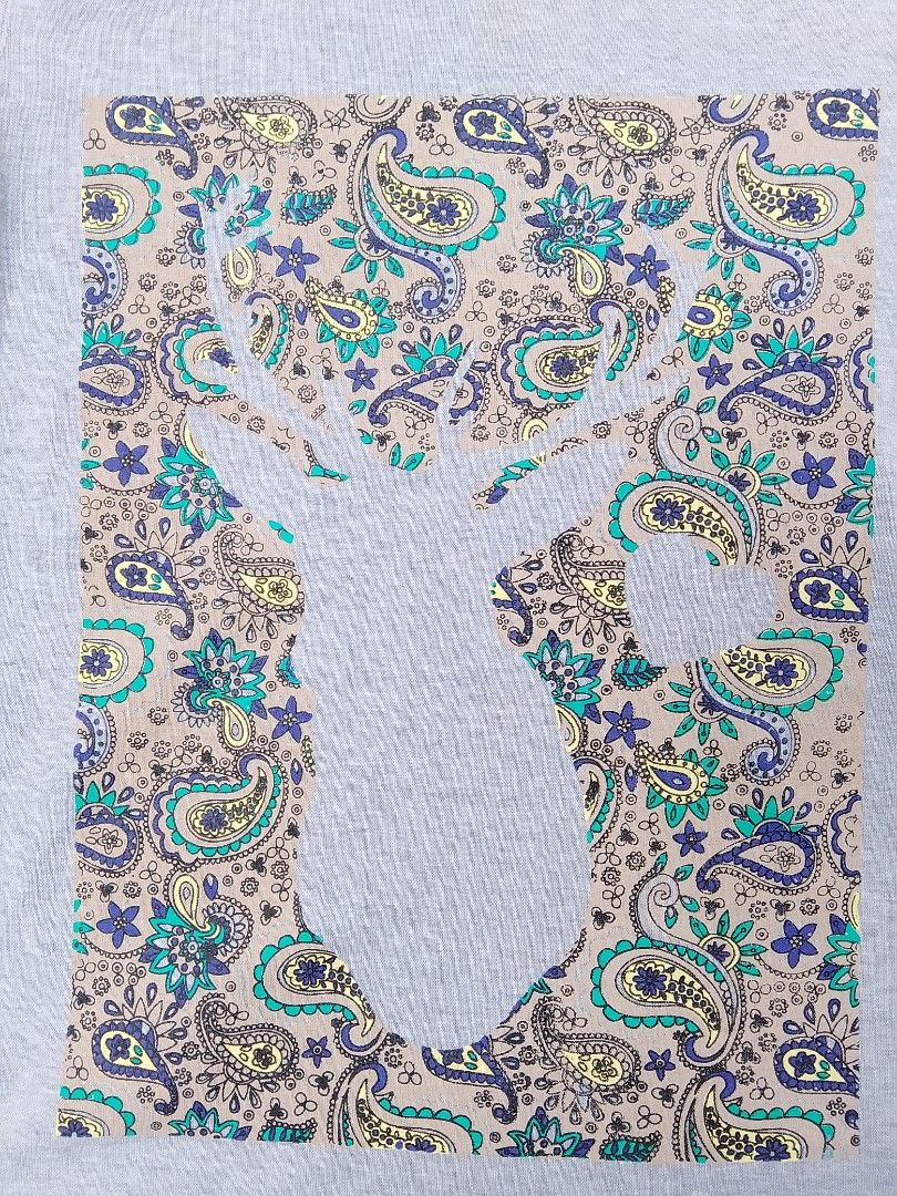 Abercrombie Graphic T-Shirt (Category: Shirts) located in Bonifacio. Submitted by rasfinds16 (Listing ID 1440661834, Image 2). Description: Brand : Abercrombie 📌ALL ITEMS ARE NEGOTIABLE / DM ME 📩 📌Color may vary due to lighting. Size : M on tag Dimension : 24.5" (length) x 14.5" (width) Color Rate : 9 / 10 Condition : Excellent Issue : loose stitch / Need wash MOP : GCash Courier : J&T Location : Mindanao - PAY NOW / SHIPPED NOW | TOMORROW - W
