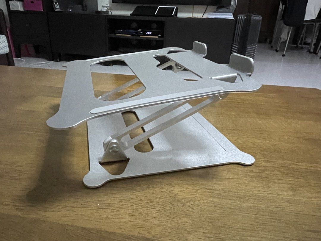 Adjustable Aluminum Laptop Stand467648405277265920