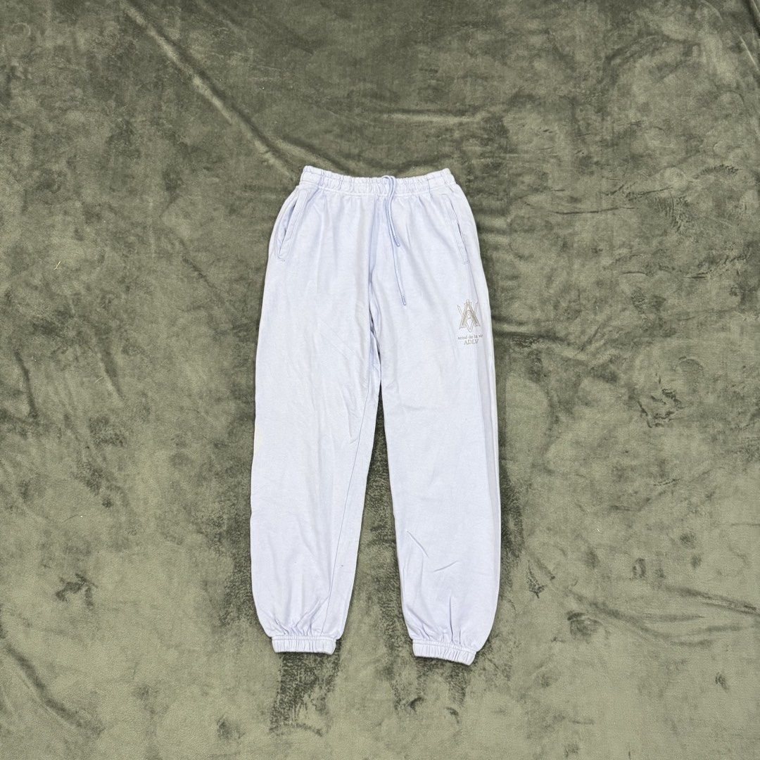 ADLV SWEAT PANTS (Category: Luxury Apparel) located in Santa Maria. Submitted by rarefindslt (Listing ID 1440687972, Image 1). Description: ADLV SWEAT PANTS (SWIPE LEFT FOR MORE DETAILS..) size 2 on tag (fits to L dimes) in solid good condition rate! complete tags for authenticity, embroidered side script and logo, adjustable string, side pockets, solid purple color rate! can pass as new! no issue.