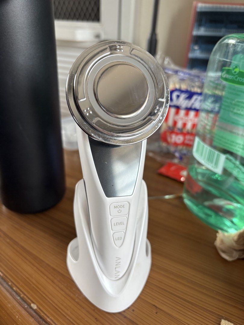Anlan UPGRADE EMS Face Massager (Category: Face Care) located in Manila. Submitted by jcadnolav (Listing ID 1440639467, Image 1). Description: EMS Face Massager With different modes RGB Light .