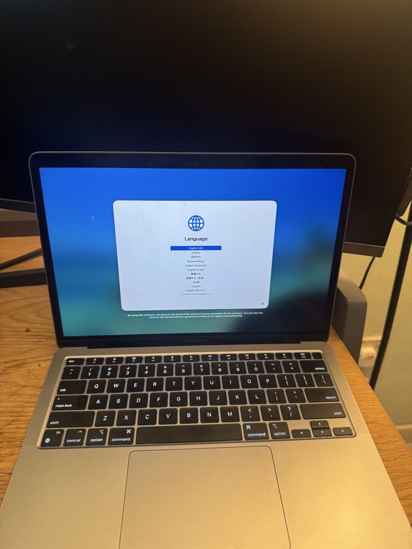 Apple MacBook Air467395806475079680