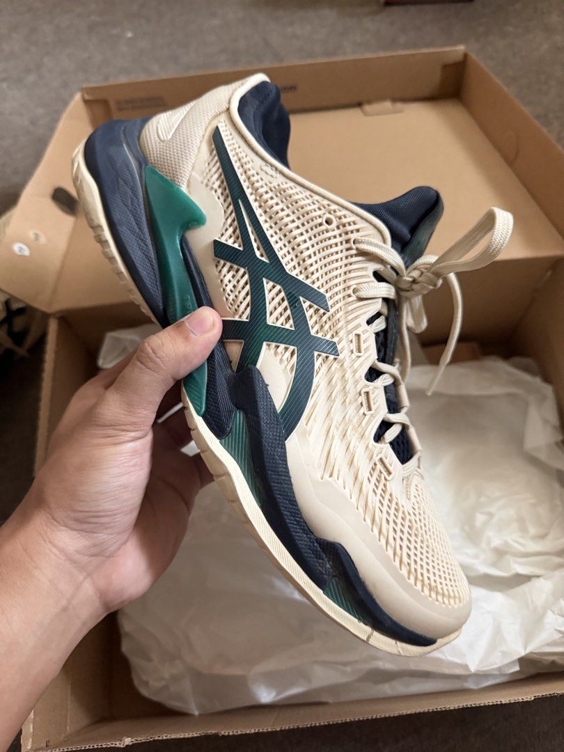 Asics FF3 size 8 tennis shoes (Category: Sneakers) located in Quezon City. Submitted by cholotree (Listing ID 1440658950, Image 2). Description: Asics Court FF3 Size 8 US (can fit 8.5, fits wide) Used 8-12 times only (signs of wear on logo, see picture) Comes with original box, no receipt Bought in Japan Can do meetups in Katipunan, QC.
