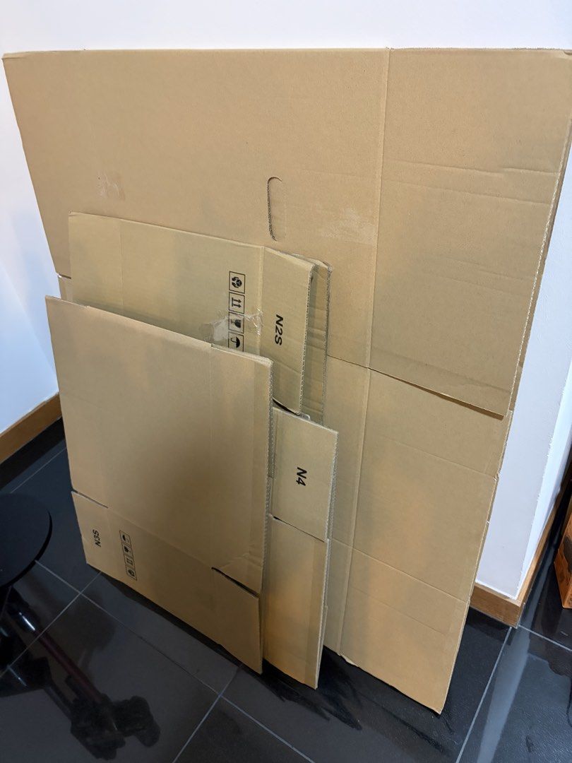 Assorted Cardboard Boxes for Moving or Storage467712231458088960