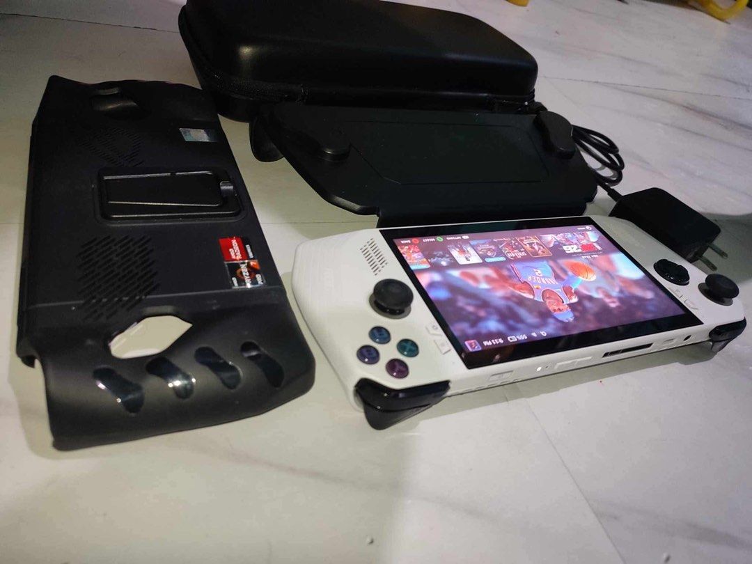 ASUS ROG ALLY Z1 EXTREME (Category: Asus) located in Manila. Submitted by benditajy117967 (Listing ID 1440717258, Image 2). Description: ASUS ROG ALLY Z1 EXTREME - Bazzite OS - 512 GB - bought a year ago - 90% battery health - box not included still nego. .