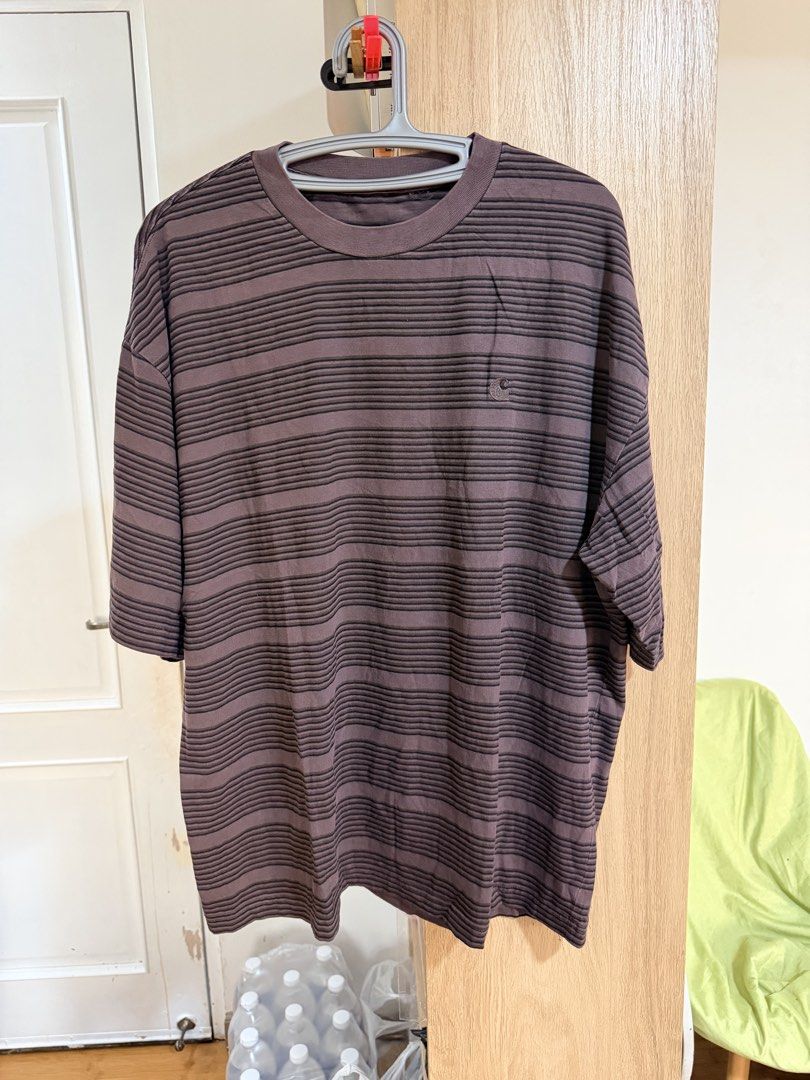 (Authentic) Carhartt WIP Work In Progress Hanson Stripes Shirt (Category: Tshirts & Polo Shirts ) located in Cavite. Submitted by kumbin (Listing ID 1440594783, Image 1). Description: Carhartt WIP Hanson Stripe T-shirt (Legit/Authentic) Color: Plum/Brown Fabric: soft, heavy cotton Dimensions: 24.5 by 29 inches (size XL fitting) Issue: removed tags, and mended dot pinhole sa likod (see last pic, barely noticeable). Other than that, brand new condi