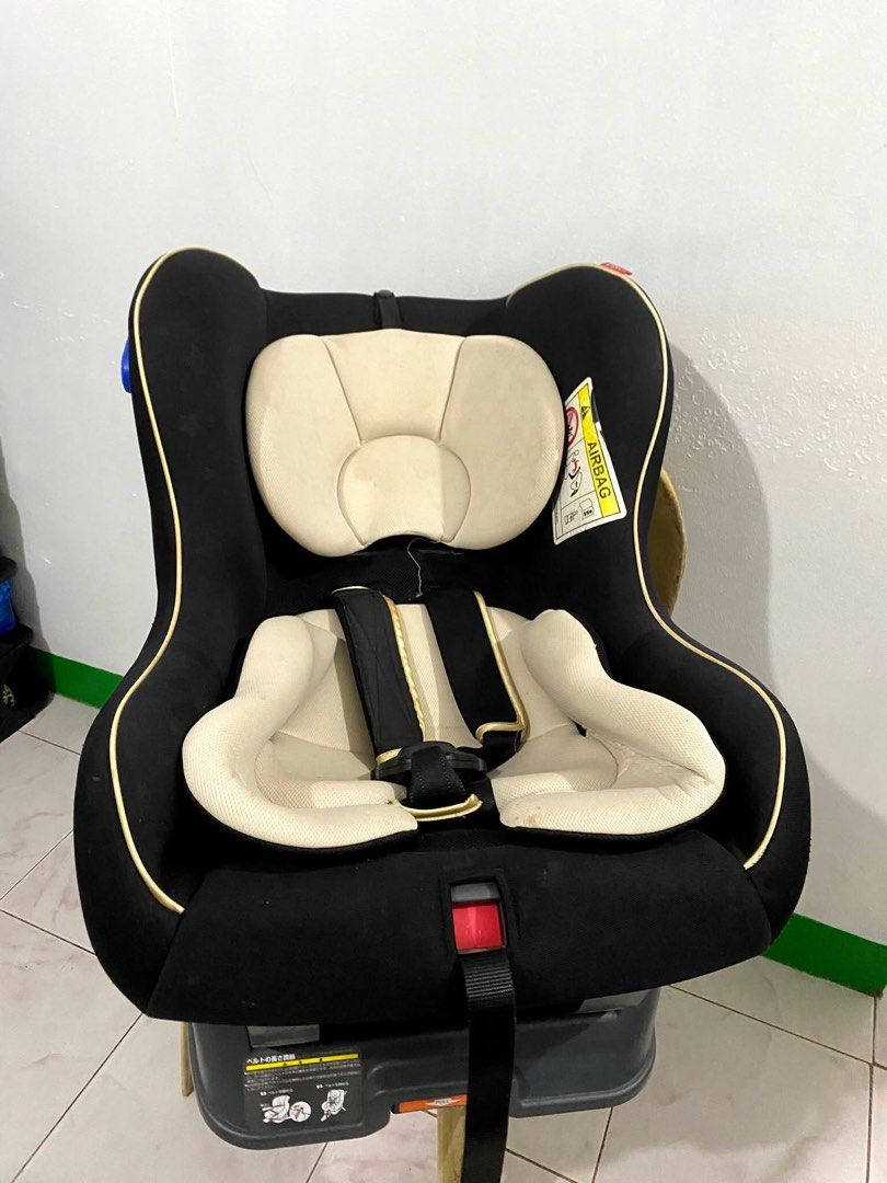 Baby Carseat (Category: Car Seats) located in Calamba. Submitted by rhiajapansurplus-babystuff-03 (Listing ID 1440599973, Image 1). Description: - Black and beige baby car seat - Secure 5-point harness system - Includes head support for newborns - Features a convenient swivel base - Keeps your little one safe on the go - Ready for its new home!.